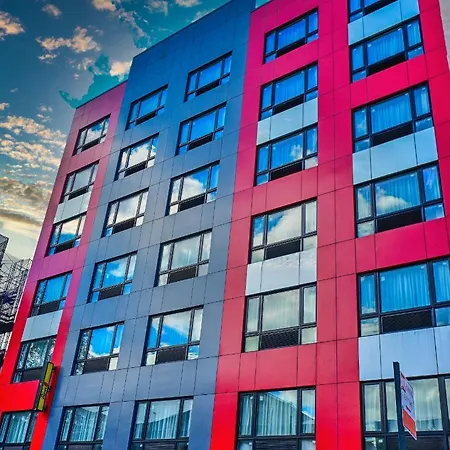 Super 8 By Wyndham Bronx Near Botanical Garden Hotel